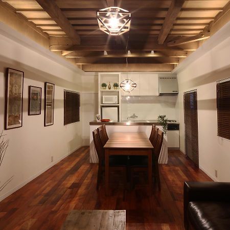 Chikyuutabikazoku Usj Apartment Осака Екстериор снимка